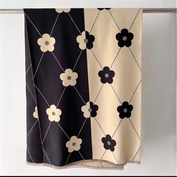 Designer Style 🆕 Cashmere Scarf Large Shawl Wrap Poncho Warm Soft Stunning NIB - Picture 6 of 17